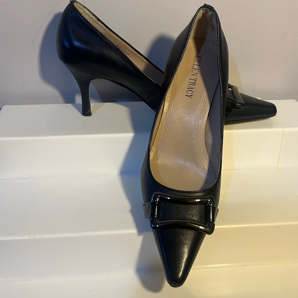 Ellen Tracy Black Leather Pumps with Embellishments!!